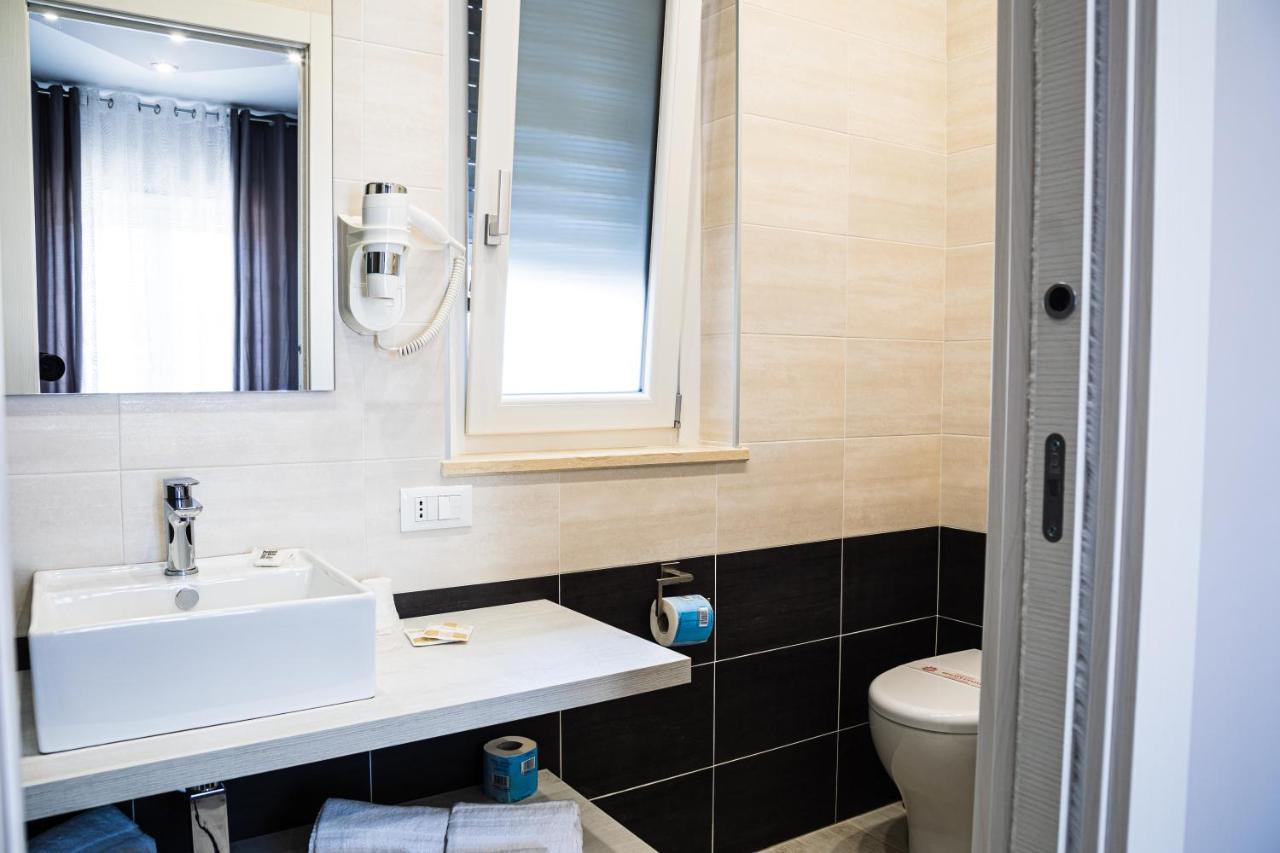 Ninfa Marina Hotel Термоли Екстериор снимка